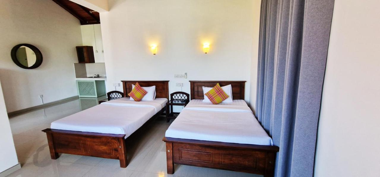 Hotel Chill Hill Hikkaduwa Exterior foto